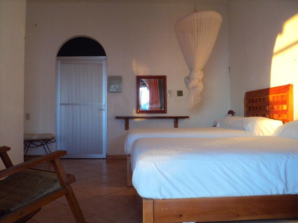 Cabanas Pie De La Cuesta Hotel Coyuca Room photo